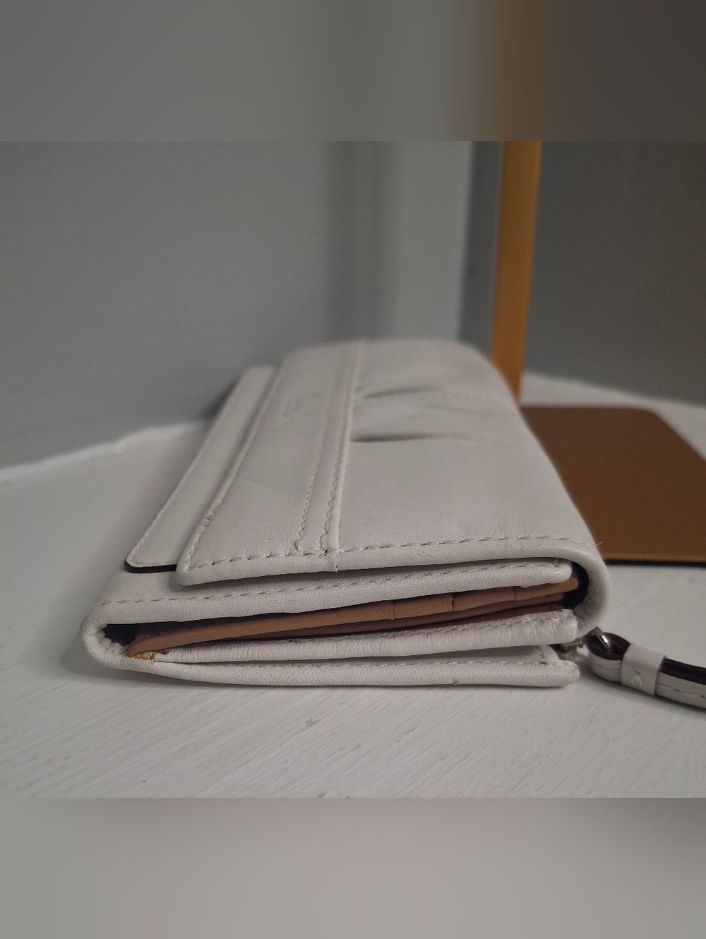 Coach Vintage Soho Pleated White Leather Wallet EUC - Picture 4 of 5